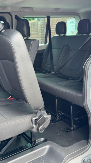 2024 Renault Trafic 2.0 Dci Ll30 Extra Minibus Double Cab 5dr Diesel Edc L2 H1 Euro 6 (s/s) (9 Seat) (170 Ps) in Grey — image 2