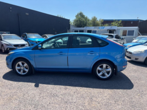 2010 Ford Focus 1.6 Zetec 5dr in Blue — image 6