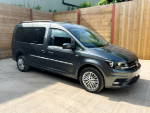 2020 Volkswagen Caddy Maxi Life 4 SEAT Auto Wheelchair Accessible Disabled Access Vehicle Wav in Grey — image 3