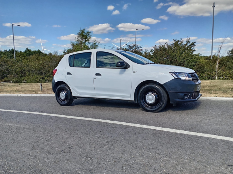 2015 Dacia Sandero 1.2 Access 1.2 16v 75 in White — image 1