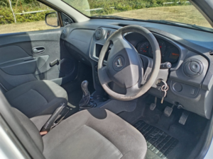 2015 Dacia Sandero 1.2 Access 1.2 16v 75 in White — image 6