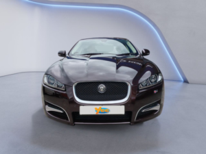 2013 Jaguar Xf 3.0d S V6 Portfolio Saloon 4dr Diesel Auto Euro 5 (s/s) (275 Ps) in Red — image 2