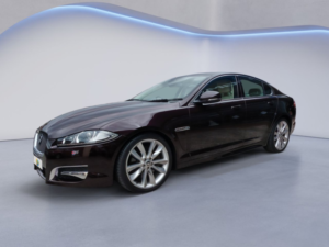 2013 Jaguar Xf 3.0d S V6 Portfolio Saloon 4dr Diesel Auto Euro 5 (s/s) (275 Ps) in Red — image 3
