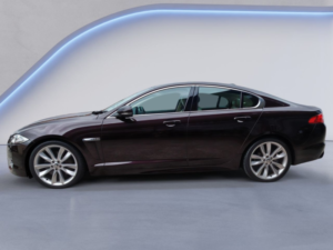 2013 Jaguar Xf 3.0d S V6 Portfolio Saloon 4dr Diesel Auto Euro 5 (s/s) (275 Ps) in Red — image 6