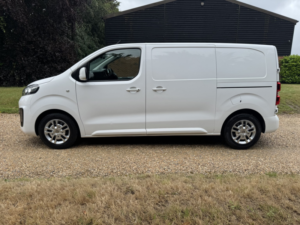 2020 Vauxhall Vivaro 1.5 Turbo D 2700 Sportive in White — image 4