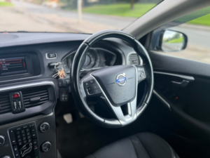 2014 Volvo V40 1.6 D2 Se in Blue — image 3