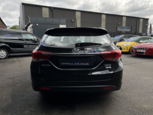 2016 Hyundai I40 1.7 I40 Tr S 1.7 D 141ps Bd in Black — image 4