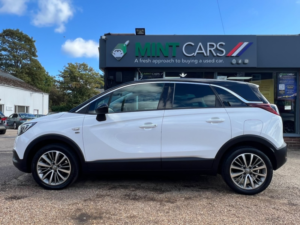2020 Vauxhall Crossland X 1.5 Turbo D Griffin in White — image 5