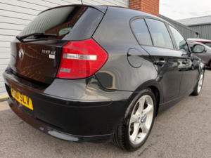 2010 BMW 1 Series 2.0 118d Sport 5 Door in Black — image 4