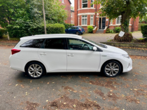 2015 Toyota Auris 1.8 Vvt-H Excel Touring Sports CVT Euro 5 (s/s) 5dr in White — image 3