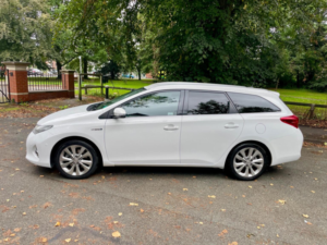 2015 Toyota Auris 1.8 Vvt-H Excel Touring Sports CVT Euro 5 (s/s) 5dr in White — image 5