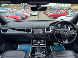 2017 Volkswagen Touareg 3.0 Tdi V6 Bluemotion Tech R-Line Plus Tiptronic 4WD Euro 6 (s/s) 5dr in Grey — image 2