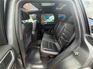 2017 Volkswagen Touareg 3.0 Tdi V6 Bluemotion Tech R-Line Plus Tiptronic 4WD Euro 6 (s/s) 5dr in Grey — image 5