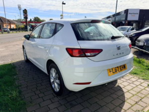 2017 SEAT Leon 1.2 Tsi Se Technology Euro 6 (s/s) 5dr in White — image 2
