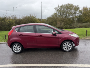 2010 Ford Fiesta 1.3 Zetec in Pink — image 5