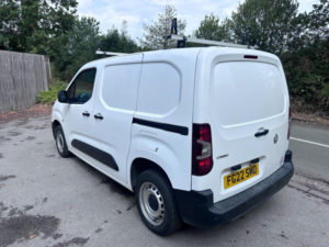2022 Vauxhall Combo 1.5 Turbo D 2000 Dynamic L1 H1 Euro 6 5dr in White — image 4