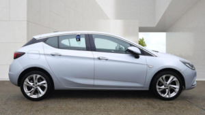 2017 Vauxhall Astra 1.4i Turbo Sri Auto Euro 6 (s/s) 5dr in Silver — image 4