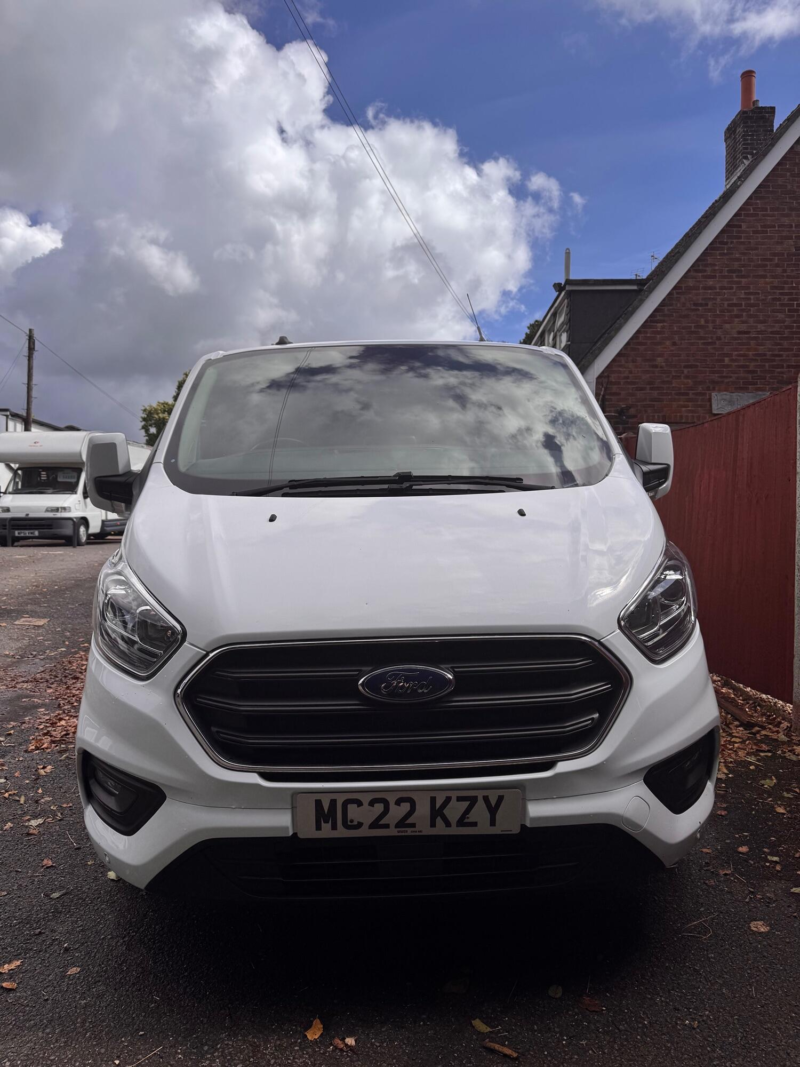 2022 Ford Transit 2.0 Transit Custom Limited Dciv 300 L2 2.0l Ecoblue 130ps Fwd 6 Speed Manual in White — image 1