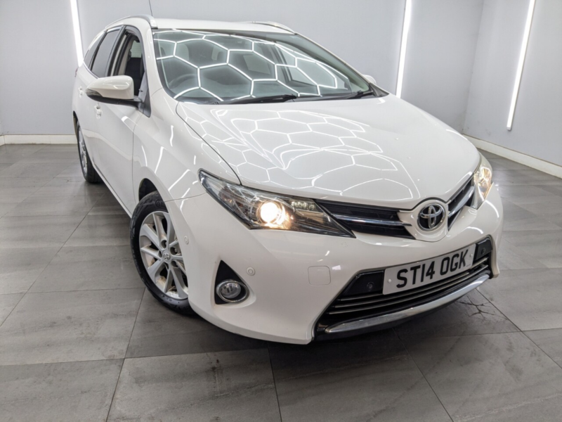 2014 Toyota Auris 1.4 D-4d Excel Touring Sports 5dr Diesel Manual Euro 5 (s/s) (90 Ps) in White — image 1