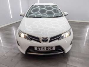 2014 Toyota Auris 1.4 D-4d Excel Touring Sports 5dr Diesel Manual Euro 5 (s/s) (90 Ps) in White — image 3