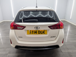 2014 Toyota Auris 1.4 D-4d Excel Touring Sports 5dr Diesel Manual Euro 5 (s/s) (90 Ps) in White — image 6