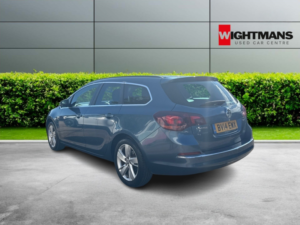 2014 Vauxhall Astra 1.6 16v Sri in Blue — image 5