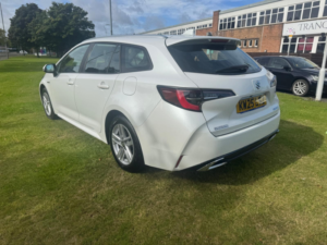 2025 Suzuki Swace 1.8h Motion Estate 5dr Petrol Hybrid CVT Euro 6 (s/s) (140 Ps) in White — image 3