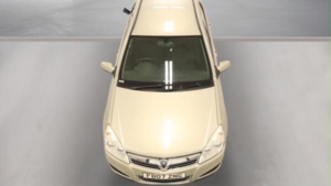 2007 Vauxhall Astra 1.8i 16v Club 5dr in Beige — image 4