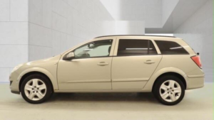 2007 Vauxhall Astra 1.8i 16v Club 5dr in Beige — image 5