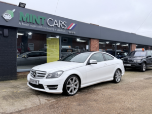 2014 Mercedes-Benz C Class 2.1 C220 Cdi Amg Sport Edition in White — image 4
