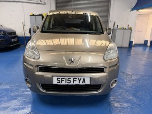 2015 Peugeot Partner Tepee 1.6 Hdi Tepee S in Bronze — image 5