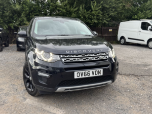 2016 Land Rover Discovery Sport 2.0 Td4 Hse SUV 5dr Diesel Auto 4WD Euro 6 (s/s) (180 Ps) in Black — image 2
