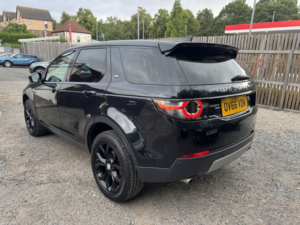 2016 Land Rover Discovery Sport 2.0 Td4 Hse SUV 5dr Diesel Auto 4WD Euro 6 (s/s) (180 Ps) in Black — image 4