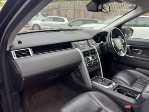 2016 Land Rover Discovery Sport 2.0 Td4 Hse SUV 5dr Diesel Auto 4WD Euro 6 (s/s) (180 Ps) in Black — image 6