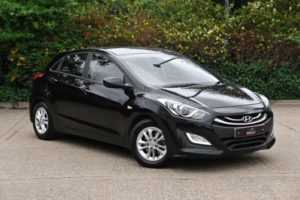 2015 Hyundai I30 1.6 Crdi Active Auto Euro 5 5dr in Black — image 6