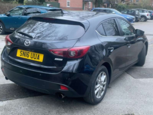 2016 Mazda Mazda3 2.2 Skyactiv-D Se-L in Black — image 3