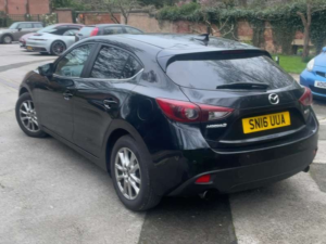 2016 Mazda Mazda3 2.2 Skyactiv-D Se-L in Black — image 4