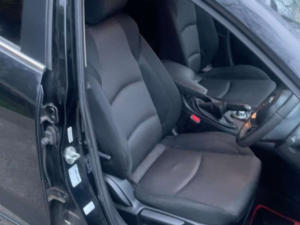 2016 Mazda Mazda3 2.2 Skyactiv-D Se-L in Black — image 5