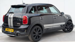 2011 MINI Countryman 1.6 Cooper S All4 Euro 5 (s/s) 5dr in Black — image 6