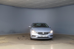 2017 Vauxhall Astra 1.4i Turbo Design Euro 6 5dr in Silver — image 3