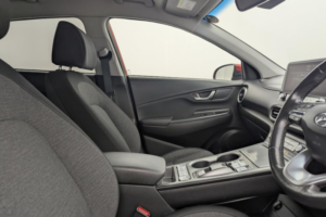2021 Hyundai Kona 64kwh Premium SUV 5dr Electric Auto (10.5kw Charger) (204 Ps) in Red — image 3