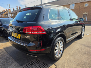 2011 Volkswagen Touareg 3.0 Tdi V6 Bluemotion Tech Se SUV 5dr Diesel Tiptronic 4WD Euro 5 (s/s) (245 Ps) in Black — image 3