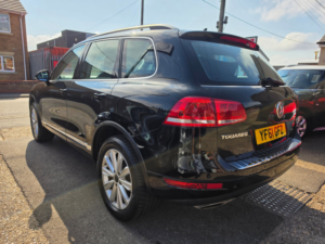 2011 Volkswagen Touareg 3.0 Tdi V6 Bluemotion Tech Se SUV 5dr Diesel Tiptronic 4WD Euro 5 (s/s) (245 Ps) in Black — image 6