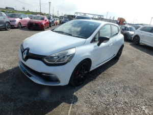 2013 Renault Clio R.s 200 - Cup Edition in White — image 3