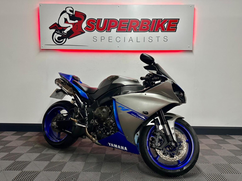 2014 Yamaha R1 1000 in Blue — image 1