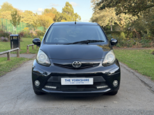 2012 Toyota Aygo 1.0 Vvt-I Fire in Black — image 2