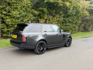 2018 Land Rover Range Rover 3.0 Sd V6 Vogue in Grey — image 3