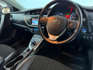 2015 Toyota Auris 1.8 Vvt-H Excel Touring Sports CVT Euro 5 (s/s) 5dr — image 4