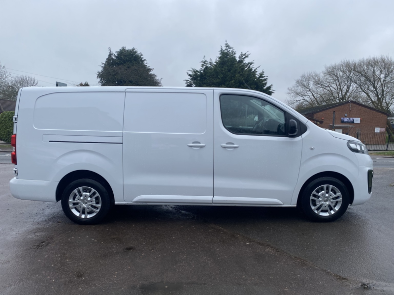 2022 Vauxhall Vivaro 1.5 Turbo D 2900 Sportive * No Vat * Brand New Engine Just Fitted Supplied By Vauxhall Main Dealer * in White — image 1