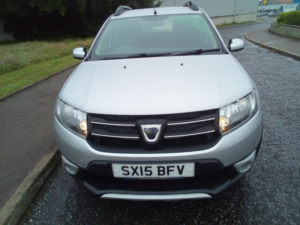 2015 Dacia Sandero Stepway Stepway Laureate 1.5 Dci 90 in Silver — image 2